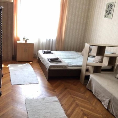 Cozy Flat At Stadionok M Station บูดาเปสต์ ภายนอก รูปภาพ