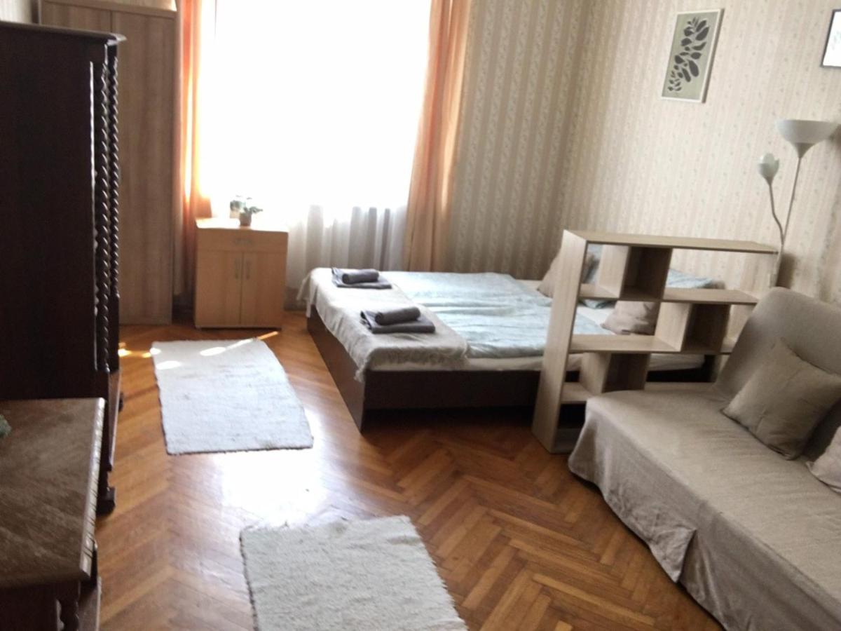 Cozy Flat At Stadionok M Station บูดาเปสต์ ภายนอก รูปภาพ